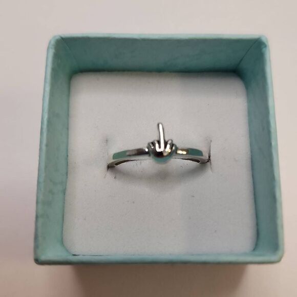 NWOT Adult Funny Silvertone Costume Ring Size 6 - Picture 2 of 5